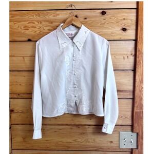 V.I. Petites Vintage White Embroidered Eyelet Blouse Pearl Button Front Top
